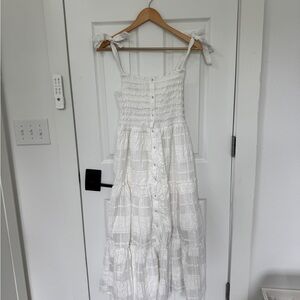 Astr White Textured Sleeveless Top